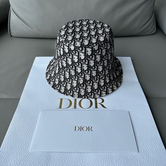 Reversible Teddy-D Small Brim Bucket Hat main image 10